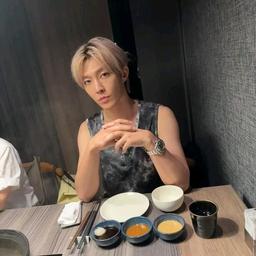 Aaron yan