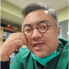 大眼睛片小眼睛手术服男