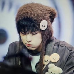 awkward neutral voice !