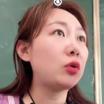 0919-粉衣服老师