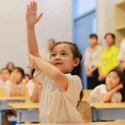 trẻ con Pháp hỏi