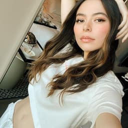 Miranda Cosgrove 