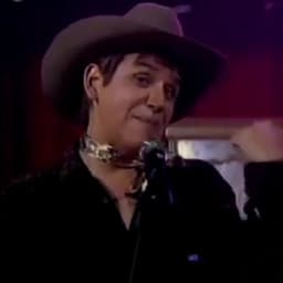 Cantor xinga o Fantástico da Globo e fala palavrão