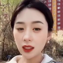 高颜值户外女生