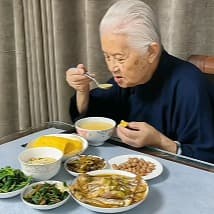 郭-人呐，到了一定年龄