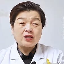 眼皮肌无力鱼尾纹白大褂女